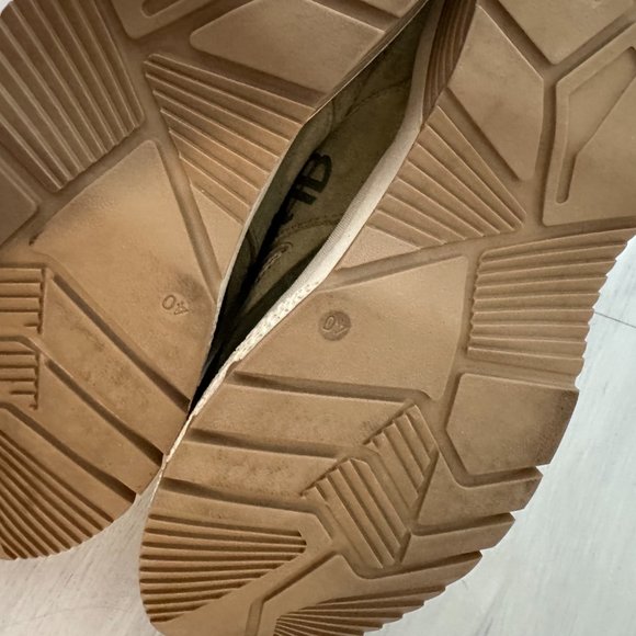 Anine Bing Olive and Beige Sneakers - Picture 12 of 12